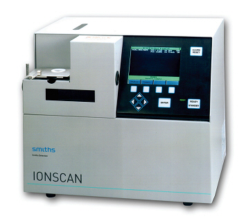 Детектор для обнаружения следов взрывчатых и наркотических веществ IONSCAN 400B
